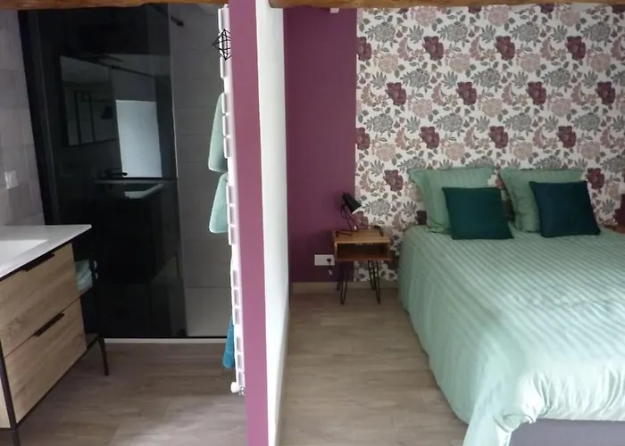 Holiday home Maison Renovee Dans Le Bocage Normand Avec Jacuzzi