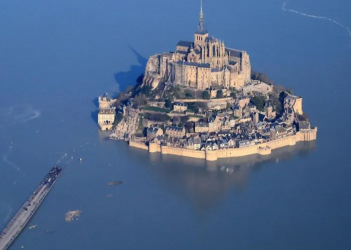 Maison Renovee Dans Le Bocage Normand Avec Jacuzzi Holiday home *