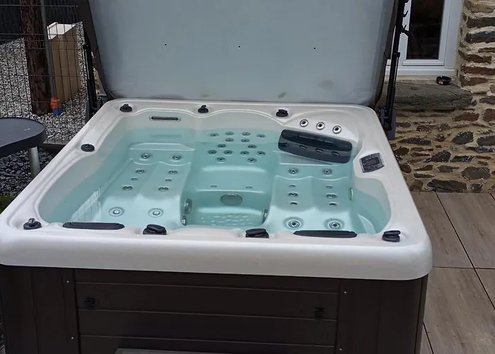 Maison Renovee Dans Le Bocage Normand Avec Jacuzzi Holiday home Canisy